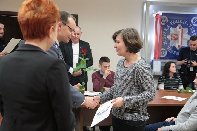 Oficjalne zakończenie XI edycji kursu samoobrony dla kobiet „Bądź Bezpieczna” [12.04.2016] - zdjęcie #15 - eOstroleka.pl
