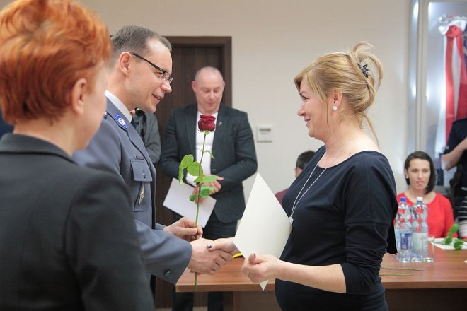 Oficjalne zakończenie XI edycji kursu samoobrony dla kobiet „Bądź Bezpieczna” [12.04.2016] - zdjęcie #10 - eOstroleka.pl