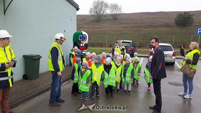 Przedszkolaki z „Krainy Misiów” z wizytą w SSOK-u [13.04.2016] - zdjęcie #12 - eOstroleka.pl