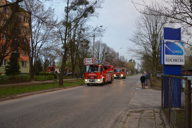 Pożar w bloku przy ul. Żeromskiego [13.04.2016] - zdjęcie #24 - eOstroleka.pl