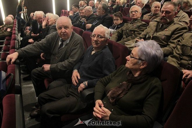 Uroczyste wręczenie medali Pro Patria w Ostrołęce [14.04.2016] - zdjęcie #76 - eOstroleka.pl