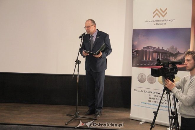 Uroczyste wręczenie medali Pro Patria w Ostrołęce [14.04.2016] - zdjęcie #56 - eOstroleka.pl