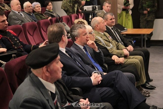 Uroczyste wręczenie medali Pro Patria w Ostrołęce [14.04.2016] - zdjęcie #53 - eOstroleka.pl