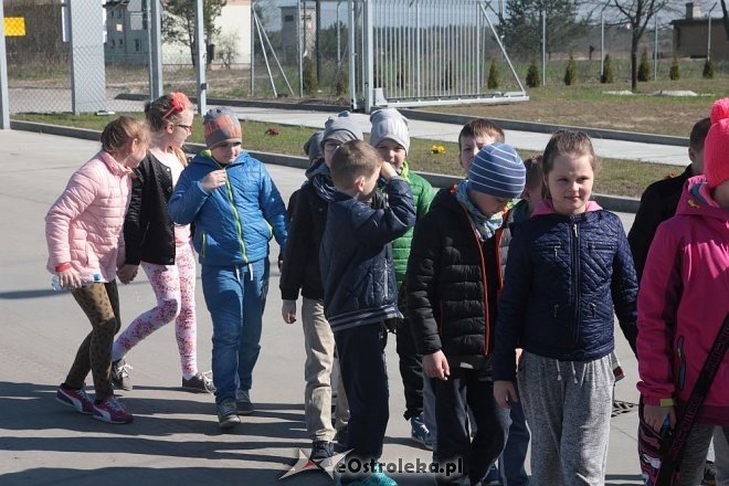 Uczniowie z SP nr 10 z wizytą w SSOK-u [ZDJĘCIA] - zdjęcie #5 - eOstroleka.pl