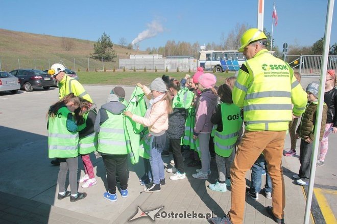 Uczniowie z SP nr 10 z wizytą w SSOK-u [ZDJĘCIA] - zdjęcie #10 - eOstroleka.pl