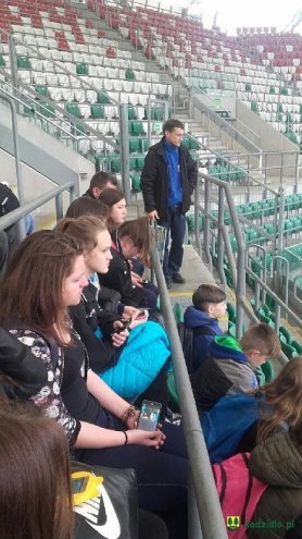 Uczniowie z Kadzidła na stadionie Legii Warszawa [15.04.2016] - zdjęcie #1 - eOstroleka.pl