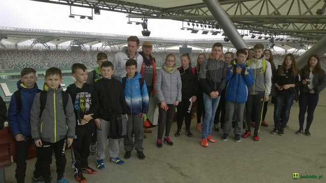 Uczniowie z Kadzidła na stadionie Legii Warszawa [15.04.2016] - zdjęcie #32 - eOstroleka.pl