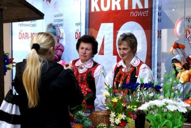 Dni Kurpiowskie w galerii Alius (24-25.10.09) - zdjęcie #8 - eOstroleka.pl