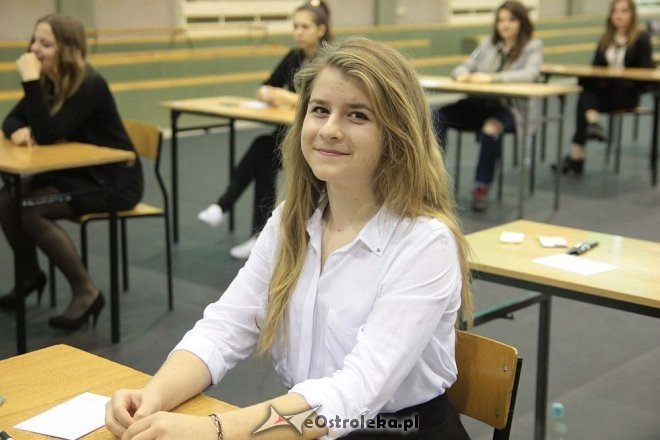 Egzamin gimnazjalny 2016 w ZS nr 5 - część humanistyczna [18.04.2016] - zdjęcie #21 - eOstroleka.pl