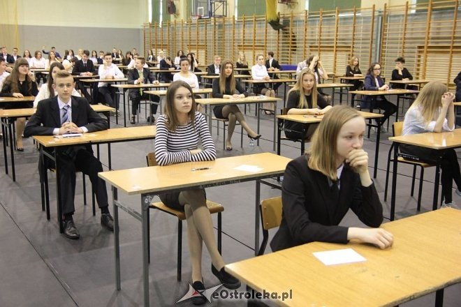 Egzamin gimnazjalny 2016 w ZS nr 5 - część humanistyczna [18.04.2016] - zdjęcie #23 - eOstroleka.pl