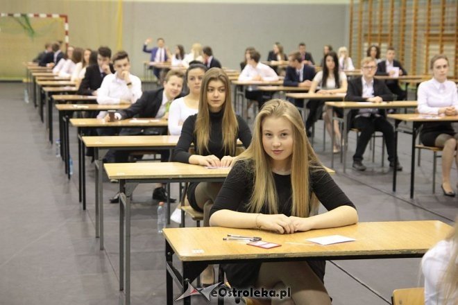 Egzamin gimnazjalny 2016 w ZS nr 5 - część humanistyczna [18.04.2016] - zdjęcie #30 - eOstroleka.pl