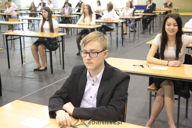 Egzamin gimnazjalny 2016 w ZS nr 5 - część humanistyczna [18.04.2016] - zdjęcie #48 - eOstroleka.pl