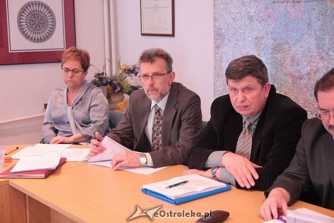 XIX sesja Rady Powiatu w Ostrołęce [19.04.2016] - zdjęcie #12 - eOstroleka.pl