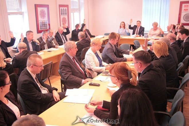 XIX sesja Rady Powiatu w Ostrołęce [19.04.2016] - zdjęcie #37 - eOstroleka.pl
