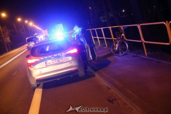 Pijany rowerzysta spadł z roweru pod koła osobówki [19.04.2016] - zdjęcie #3 - eOstroleka.pl