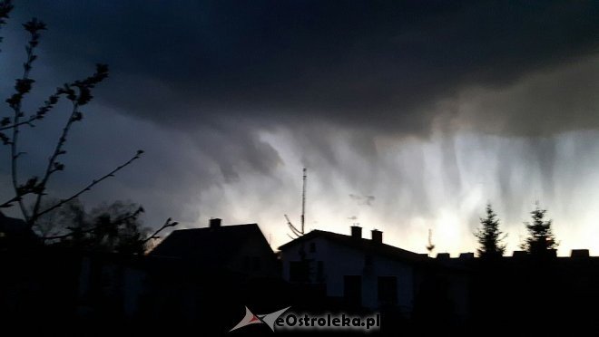 Ostrołęka przed burzą. Zobacz niezwykłe zdjęcia naszego Czytelnika [20.04.2016] - zdjęcie #8 - eOstroleka.pl