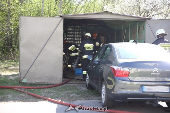 Pożar garażu przy ulicy Modrzejewskiej [20.04.2016] - zdjęcie #14 - eOstroleka.pl