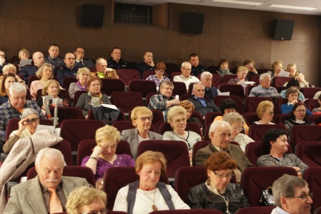 Debata społeczna o bezpieczeństwie seniorów w Ostrołęce [21.04.2016] - zdjęcie #4 - eOstroleka.pl