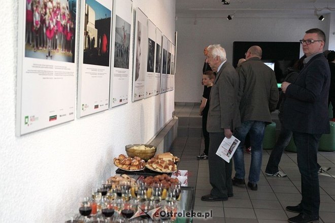Wernisaż wystawy pokonkursowej BZ WBK Press Foto w Galerii Ostrołęka [22.04.2016] - zdjęcie #4 - eOstroleka.pl