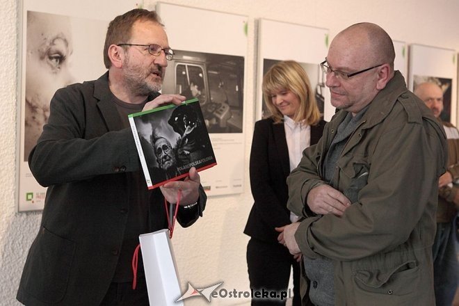 Wernisaż wystawy pokonkursowej BZ WBK Press Foto w Galerii Ostrołęka [22.04.2016] - zdjęcie #16 - eOstroleka.pl