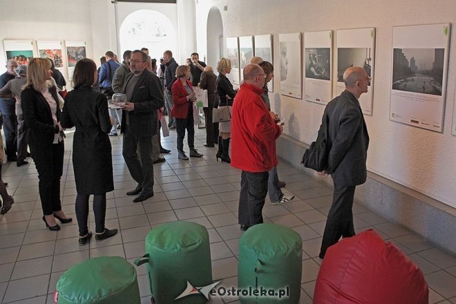 Wernisaż wystawy pokonkursowej BZ WBK Press Foto w Galerii Ostrołęka [22.04.2016] - zdjęcie #21 - eOstroleka.pl