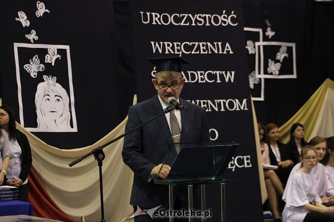 Rozdanie świadectw maturalnych w III Liceum Ogólnokształcącym w Ostrołęce [28.04.2016] - zdjęcie #37 - eOstroleka.pl