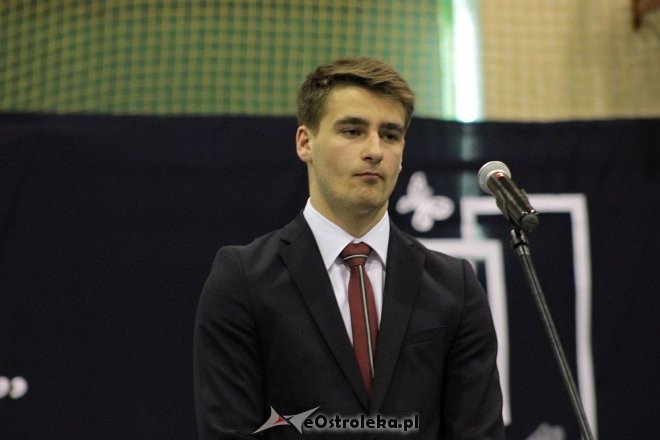 Rozdanie świadectw maturalnych w III Liceum Ogólnokształcącym w Ostrołęce [28.04.2016] - zdjęcie #34 - eOstroleka.pl