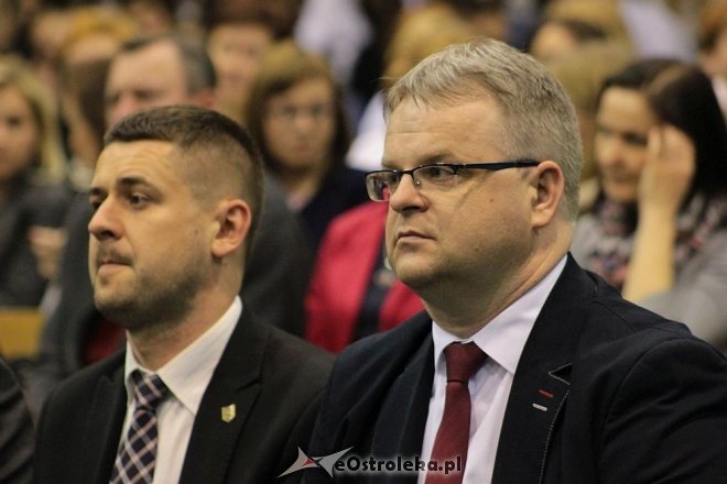 Rozdanie świadectw maturalnych w III Liceum Ogólnokształcącym w Ostrołęce [28.04.2016] - zdjęcie #31 - eOstroleka.pl