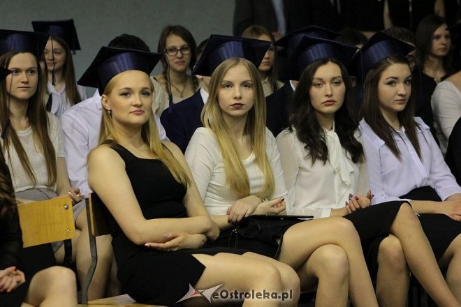 Rozdanie świadectw maturalnych w III Liceum Ogólnokształcącym w Ostrołęce [28.04.2016] - zdjęcie #28 - eOstroleka.pl