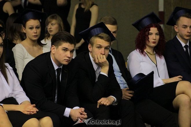 Rozdanie świadectw maturalnych w III Liceum Ogólnokształcącym w Ostrołęce [28.04.2016] - zdjęcie #27 - eOstroleka.pl