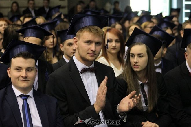 Rozdanie świadectw maturalnych w III Liceum Ogólnokształcącym w Ostrołęce [28.04.2016] - zdjęcie #26 - eOstroleka.pl