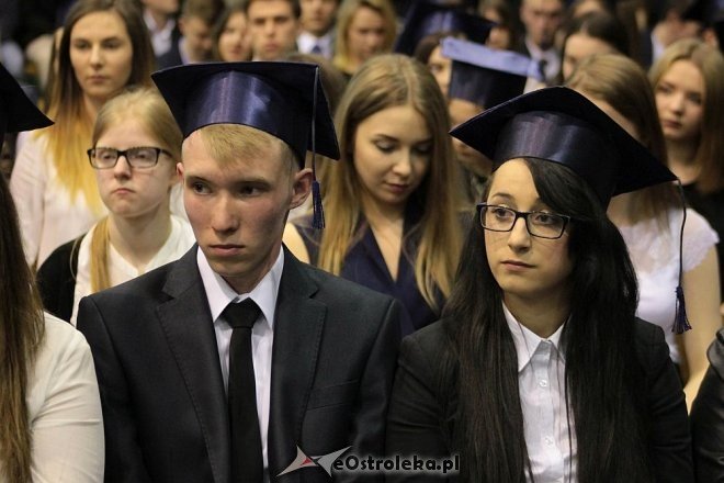 Rozdanie świadectw maturalnych w III Liceum Ogólnokształcącym w Ostrołęce [28.04.2016] - zdjęcie #23 - eOstroleka.pl