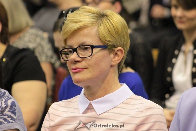 Rozdanie świadectw maturalnych w III Liceum Ogólnokształcącym w Ostrołęce [28.04.2016] - zdjęcie #18 - eOstroleka.pl