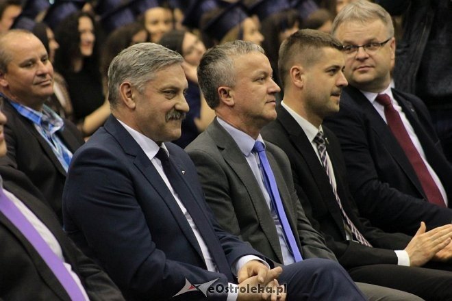 Rozdanie świadectw maturalnych w III Liceum Ogólnokształcącym w Ostrołęce [28.04.2016] - zdjęcie #11 - eOstroleka.pl