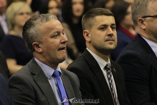 Rozdanie świadectw maturalnych w III Liceum Ogólnokształcącym w Ostrołęce [28.04.2016] - zdjęcie #9 - eOstroleka.pl