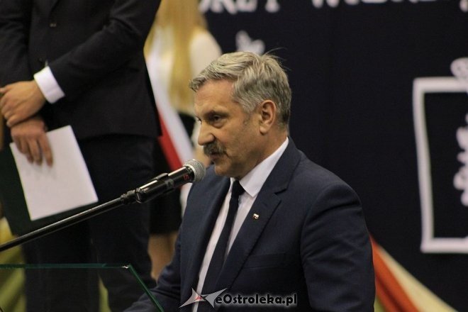 Rozdanie świadectw maturalnych w III Liceum Ogólnokształcącym w Ostrołęce [28.04.2016] - zdjęcie #1 - eOstroleka.pl