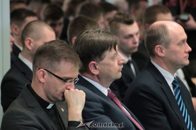 Wręczenie świadectw maturalnych w ostrołęckich szkołach średnich 29.04.2016] - zdjęcie #384 - eOstroleka.pl