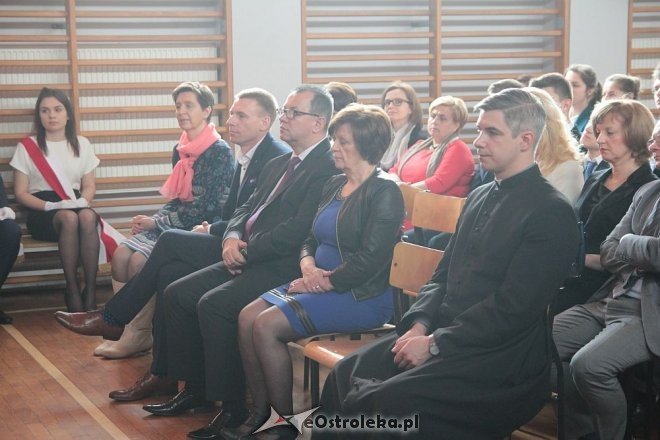 Wręczenie świadectw maturalnych w ostrołęckich szkołach średnich 29.04.2016] - zdjęcie #272 - eOstroleka.pl