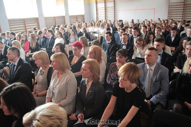 Wręczenie świadectw maturalnych w ostrołęckich szkołach średnich 29.04.2016] - zdjęcie #271 - eOstroleka.pl