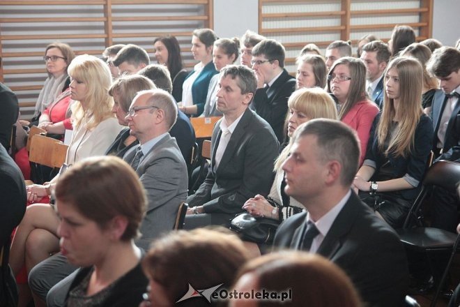 Wręczenie świadectw maturalnych w ostrołęckich szkołach średnich 29.04.2016] - zdjęcie #270 - eOstroleka.pl