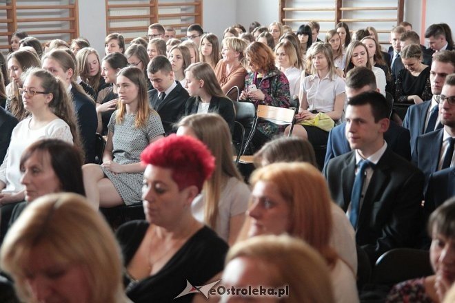 Wręczenie świadectw maturalnych w ostrołęckich szkołach średnich 29.04.2016] - zdjęcie #269 - eOstroleka.pl