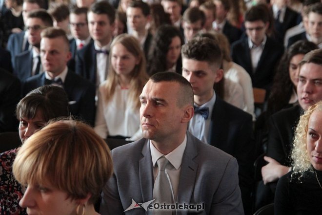 Wręczenie świadectw maturalnych w ostrołęckich szkołach średnich 29.04.2016] - zdjęcie #268 - eOstroleka.pl