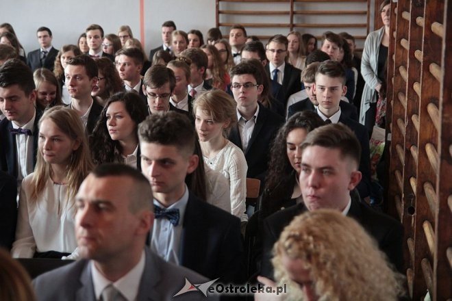 Wręczenie świadectw maturalnych w ostrołęckich szkołach średnich 29.04.2016] - zdjęcie #266 - eOstroleka.pl