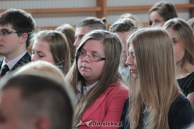 Wręczenie świadectw maturalnych w ostrołęckich szkołach średnich 29.04.2016] - zdjęcie #258 - eOstroleka.pl