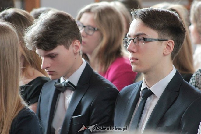 Wręczenie świadectw maturalnych w ostrołęckich szkołach średnich 29.04.2016] - zdjęcie #251 - eOstroleka.pl