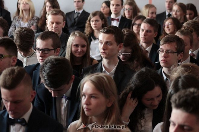Wręczenie świadectw maturalnych w ostrołęckich szkołach średnich 29.04.2016] - zdjęcie #249 - eOstroleka.pl
