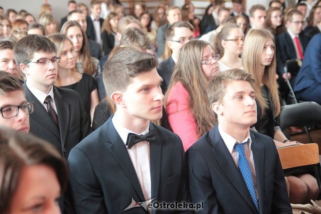 Wręczenie świadectw maturalnych w ostrołęckich szkołach średnich 29.04.2016] - zdjęcie #242 - eOstroleka.pl