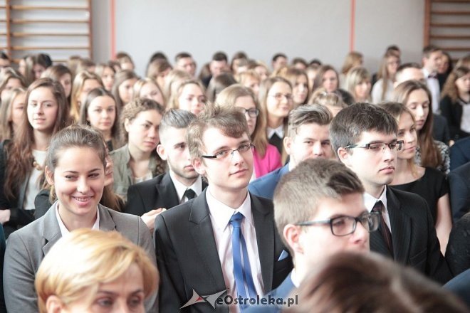 Wręczenie świadectw maturalnych w ostrołęckich szkołach średnich 29.04.2016] - zdjęcie #241 - eOstroleka.pl