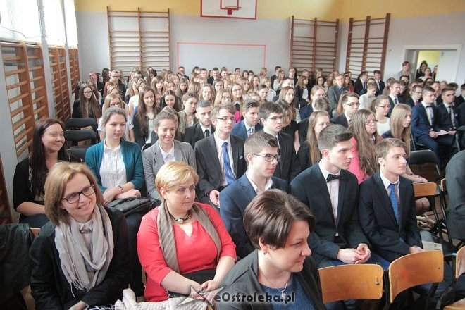 Wręczenie świadectw maturalnych w ostrołęckich szkołach średnich 29.04.2016] - zdjęcie #239 - eOstroleka.pl