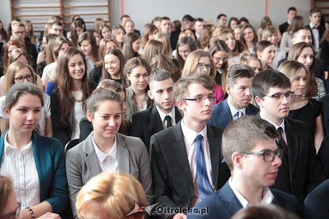 Wręczenie świadectw maturalnych w ostrołęckich szkołach średnich 29.04.2016] - zdjęcie #235 - eOstroleka.pl
